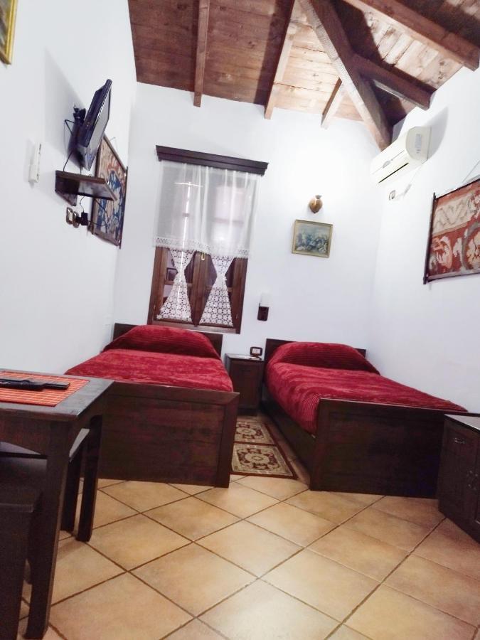 Guva Mangalem Hotel Restaurant Berat Exterior photo