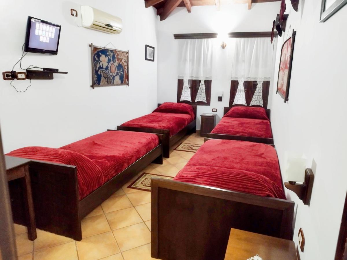 Guva Mangalem Hotel Restaurant Berat Exterior photo